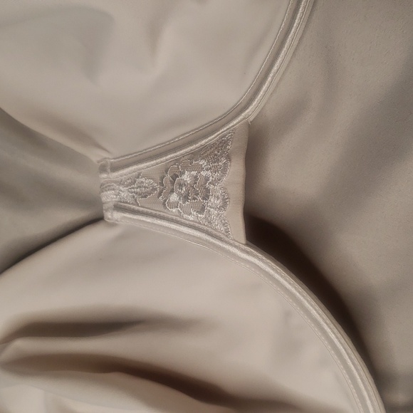 Vanity Fair white underwire bra sz 38DDD - Picture 3 of 4
